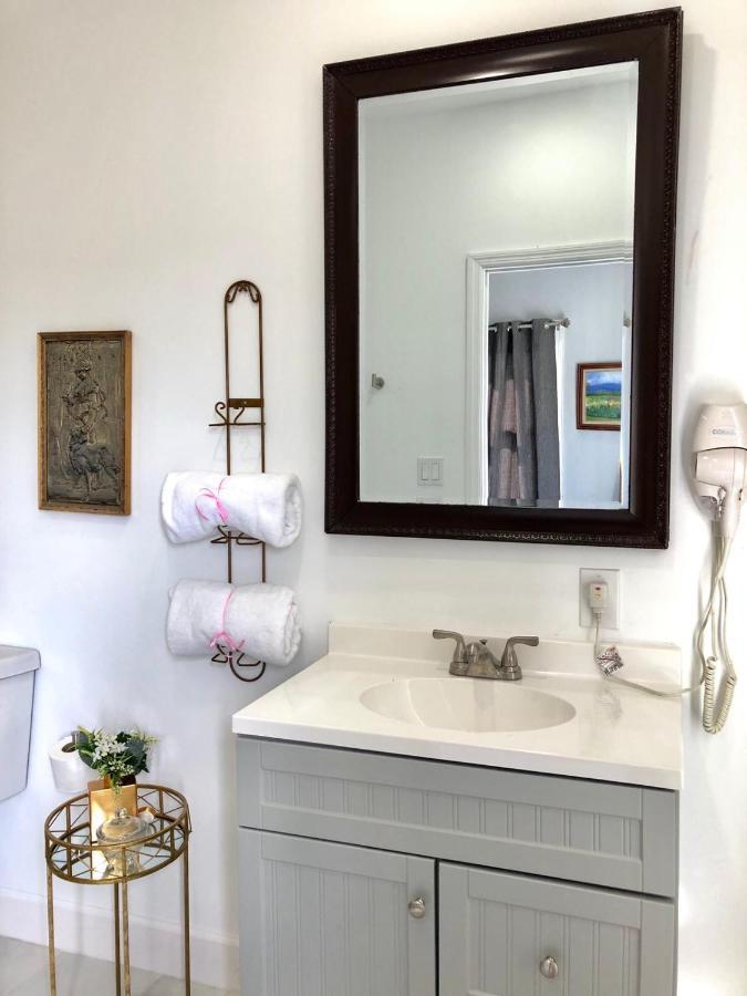 Private Suite Mins From Mia Free Parking Miami Buitenkant foto