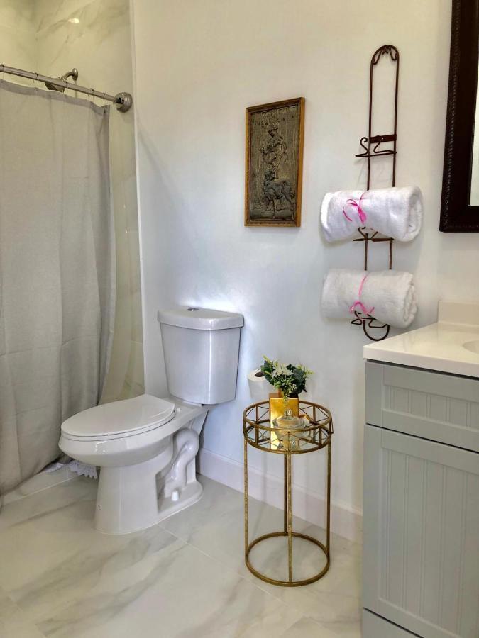 Private Suite Mins From Mia Free Parking Miami Buitenkant foto